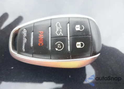 2017 Alfa Romeo Giulia Quadrifoglio Rwd из США, поврежденный, VIN ZARFAEAV3H7532849